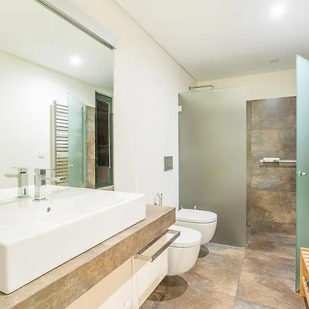 Sleeps 8 With Pool And Air Con *