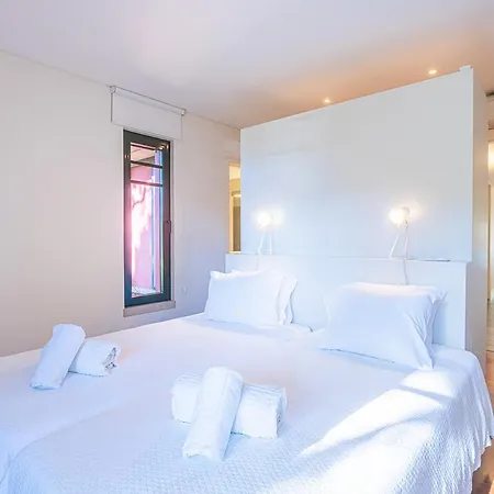 Sleeps 8 With Pool And Air Con Vilamoura