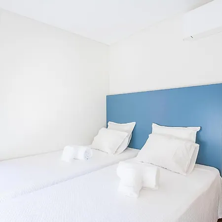 Sleeps 8 With Pool And Air Con Villa Vilamoura